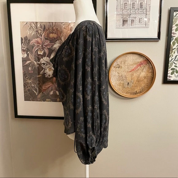 Free People Gray Cowling Around Printed Top - Picture 5 of 11